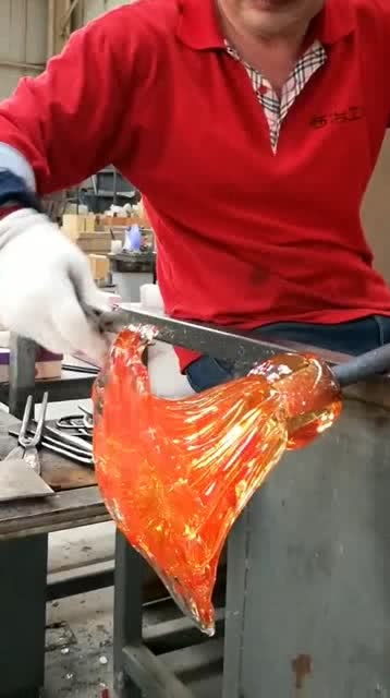 淬火凝華 一雙手如何將千年非遺琉璃“活態傳承”